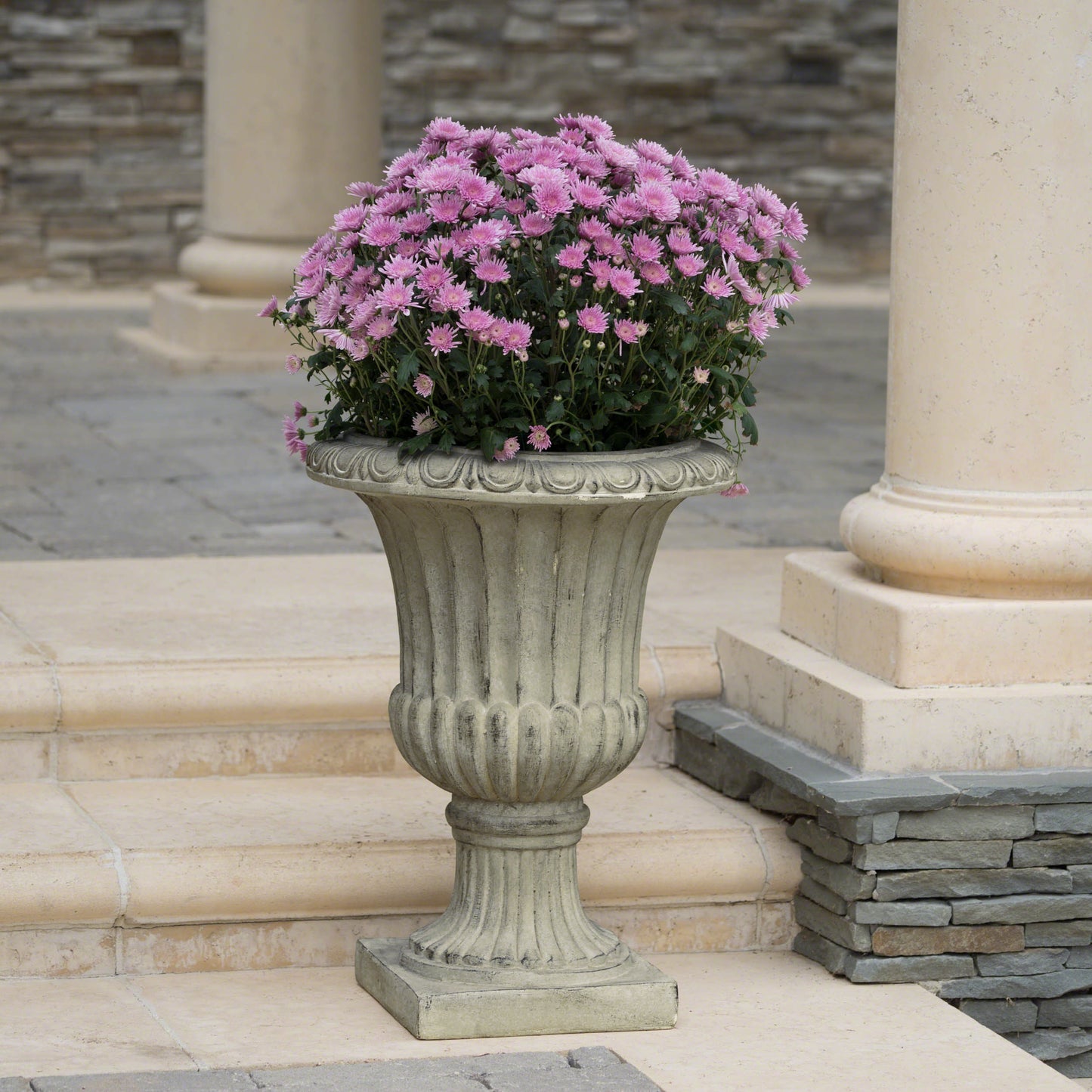 ITALIAN URN