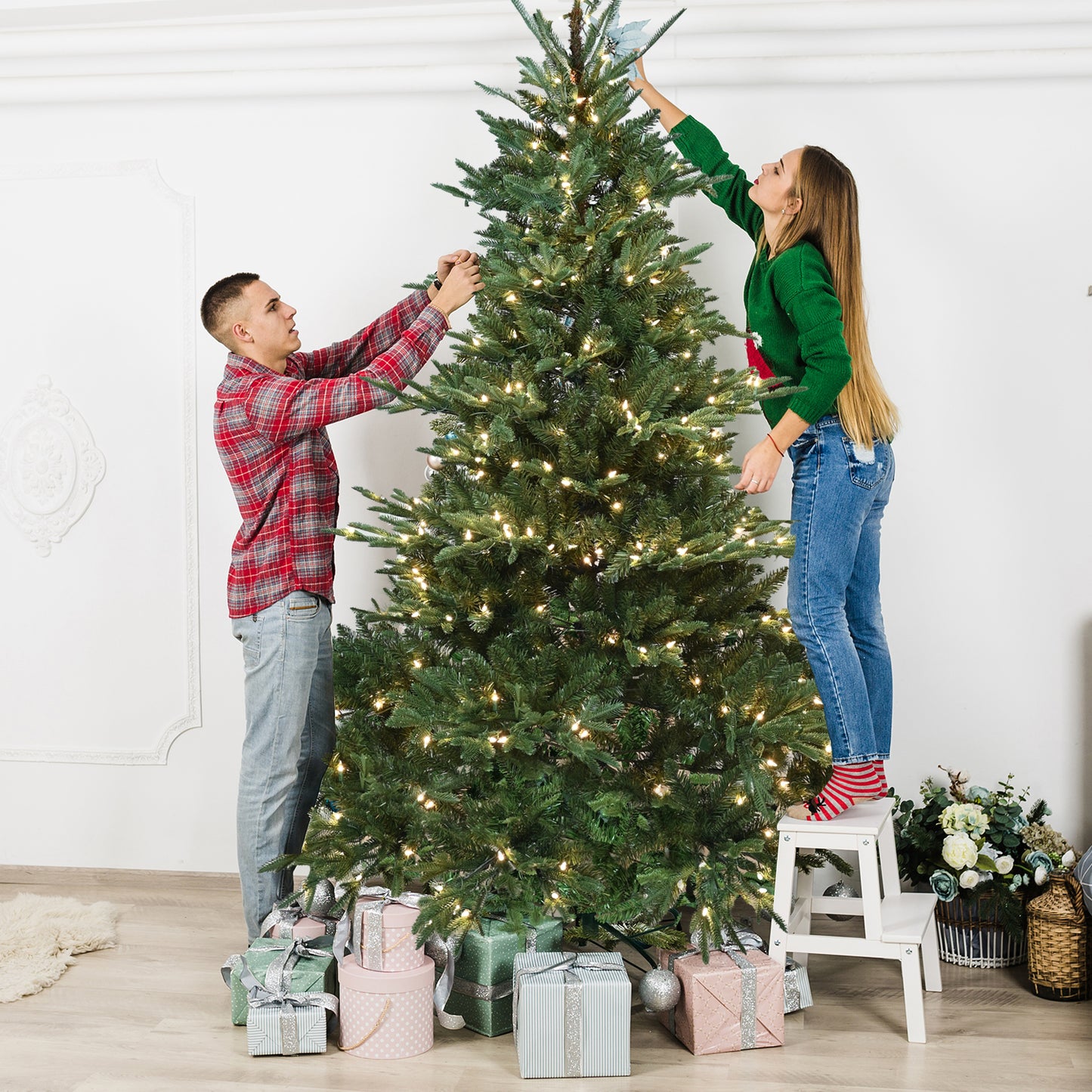 7FT Christmas Tree Simulate Nature Advanced Materials Premium Hinged Spruce Artificial Douglas Firs Tree, Christmas Holiday Party Atmosphere Decoration New Year Celebration PE+PVC Xmas Tree