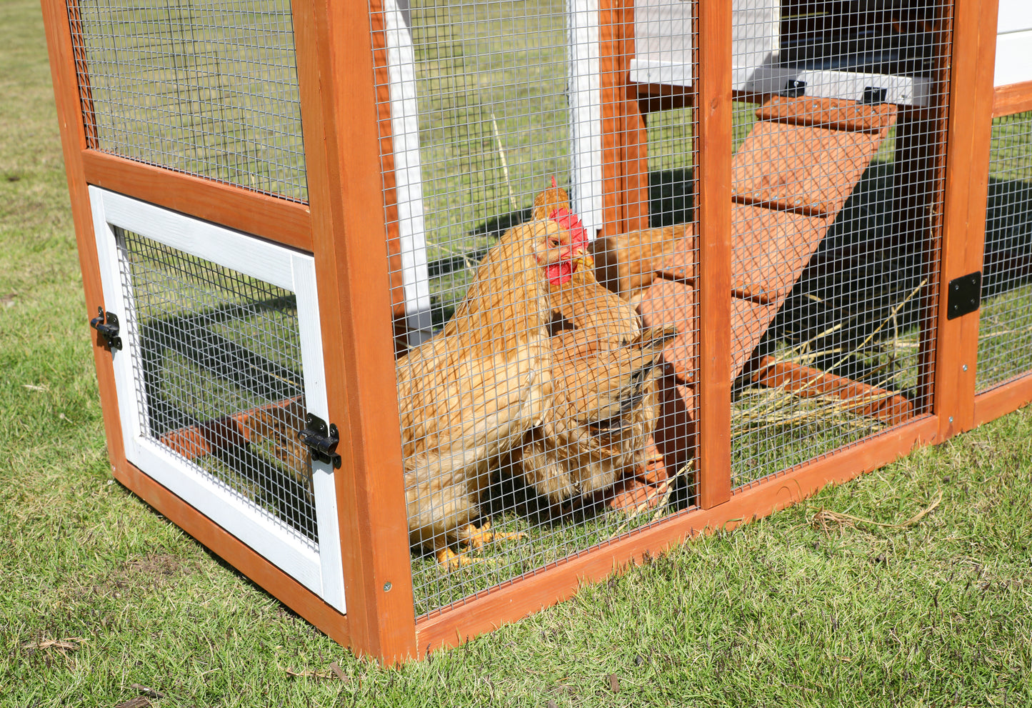 Weatherproof Outdoor Chicken Coop with Nesting Box, Outdoor Hen House with Removable Bottom for Easy Cleaning, Weatherproof Poultry Cage, Rabbit Hutch, Wood Duck House