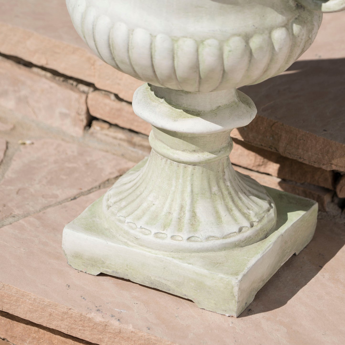 MGO GARDEN URN PLANTER